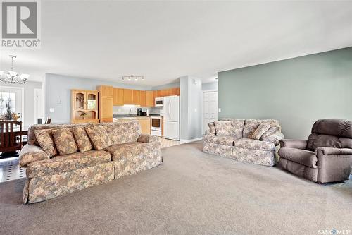 17 110 Banyan Crescent, Saskatoon, SK - Indoor Photo Showing Living Room