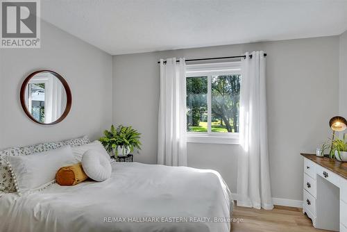 107 Pirates Glen Drive, Galway-Cavendish And Harvey, ON - Indoor Photo Showing Bedroom