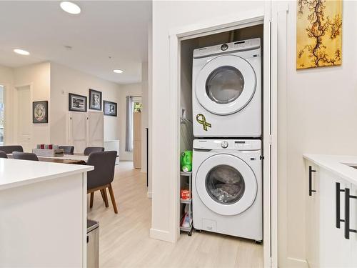 610-842 Orono Ave, Langford, BC - Indoor Photo Showing Laundry Room