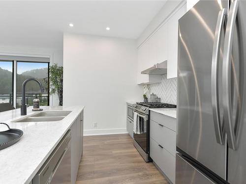 202-1114 Samar Cres, Langford, BC - Indoor Photo Showing Kitchen With Double Sink With Upgraded Kitchen