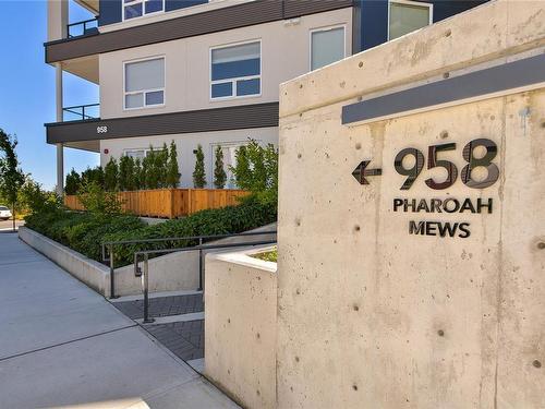 401-958 Pharoah Mews, Langford, BC - Indoor Photo Showing Dining Room