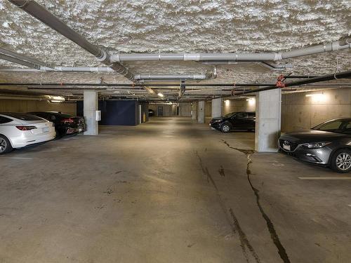 401-958 Pharoah Mews, Langford, BC - Indoor Photo Showing Garage