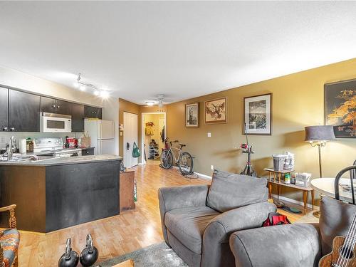 103-2560 Wark St, Victoria, BC - Indoor