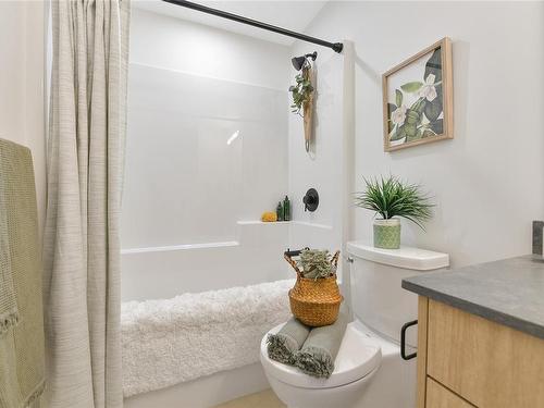 404-1114 Samar Cres, Langford, BC - Indoor Photo Showing Bathroom