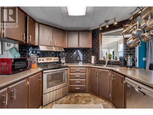 3 5988 Gauthier Road, Prince George, BC - Indoor Photo Showing Kitchen