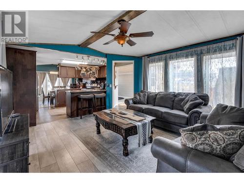 3 5988 Gauthier Road, Prince George, BC - Indoor Photo Showing Living Room