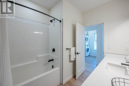 158 Deer Place Unit# 106, Penticton, BC - Indoor Photo Showing Bathroom