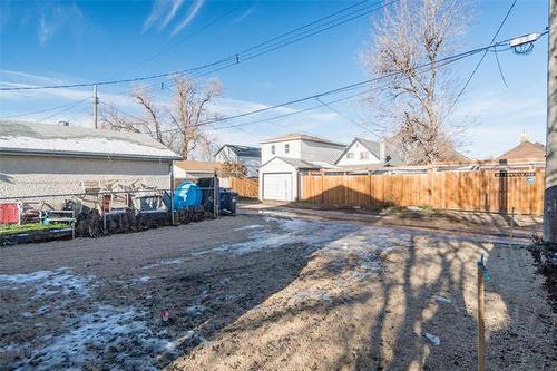 373 Bowman Ave, Winnipeg, MB 