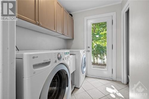 1317 Prestone Drive, Ottawa, ON - Indoor Photo Showing Laundry Room