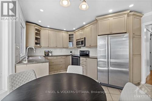 1317 Prestone Drive, Ottawa, ON - Indoor Photo Showing Kitchen