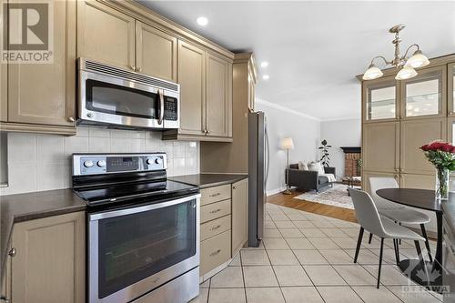 1317 Prestone Drive, Ottawa, ON - Indoor Photo Showing Kitchen