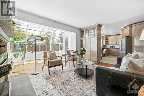 1317 Prestone Drive, Ottawa, ON - Indoor Photo Showing Living Room