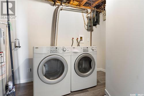 1312 Courtney Street, Regina, SK - Indoor Photo Showing Laundry Room