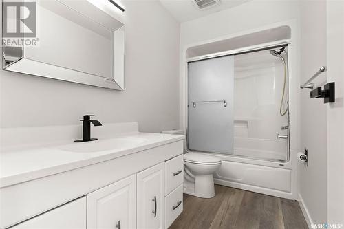 1312 Courtney Street, Regina, SK - Indoor Photo Showing Bathroom