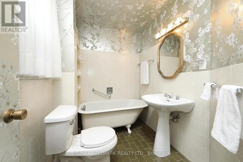 141 Lee Avenue, Toronto (The Beaches), ON - Indoor Photo Showing Bathroom