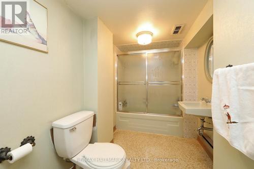 141 Lee Avenue, Toronto (The Beaches), ON - Indoor Photo Showing Bathroom