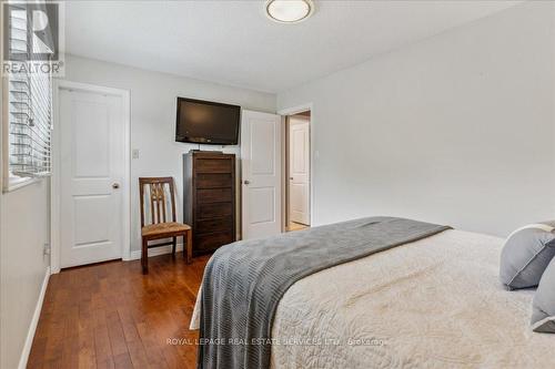 211 Murray Street, Brampton (Brampton West), ON - Indoor Photo Showing Bedroom