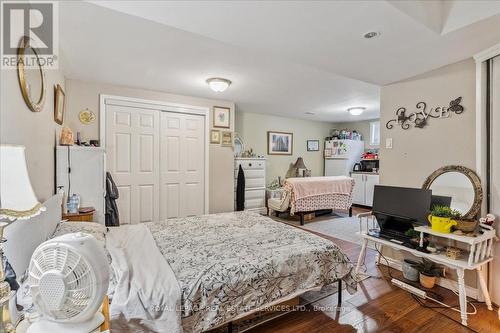 211 Murray Street, Brampton (Brampton West), ON - Indoor Photo Showing Bedroom