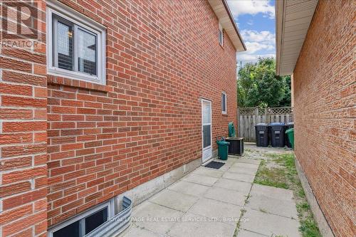 211 Murray Street, Brampton, ON - Outdoor With Exterior