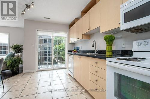 38 - 12 Holborn Drive, Kitchener, ON - Indoor Photo Showing Kitchen