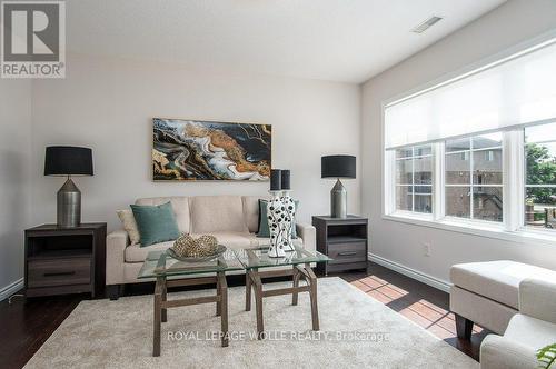 38 - 12 Holborn Drive, Kitchener, ON - Indoor Photo Showing Living Room