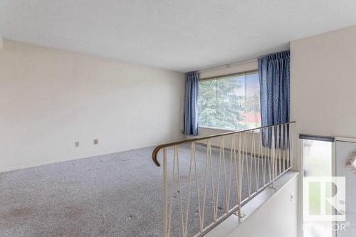 6116 40 Av Nw, Edmonton, AB - Indoor Photo Showing Other Room