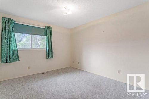 6116 40 Av Nw, Edmonton, AB - Indoor Photo Showing Other Room