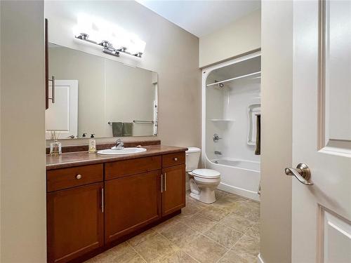 18 Bayhill Crescent, Brandon, MB - Indoor Photo Showing Bathroom