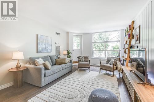 212 - 955 Millwood Road, Toronto (Leaside), ON - Indoor Photo Showing Living Room