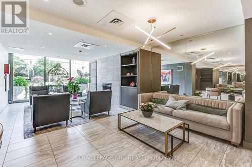 212 - 955 Millwood Road, Toronto (Leaside), ON - Indoor Photo Showing Living Room