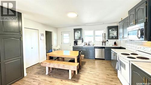 229 Hearn Street, Outlook, SK - Indoor Photo Showing Kitchen