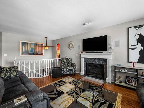 35-481 Monarch Crt, Kamloops, BC - Indoor Photo Showing Living Room With Fireplace