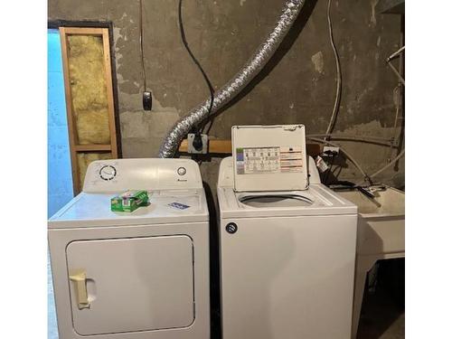 1851 Nicola Ave, Merritt, BC - Indoor Photo Showing Laundry Room