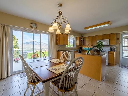 483 Strathcona Terrace, Kamloops, BC - Indoor Photo Showing Dining Room