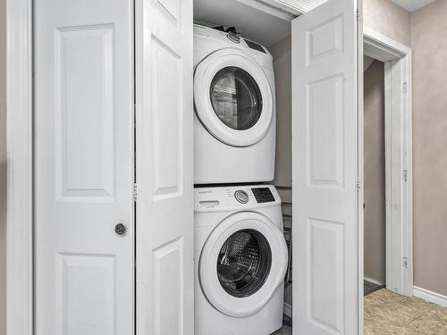 3-233 Brooke Drive, Chase, BC - Indoor Photo Showing Laundry Room