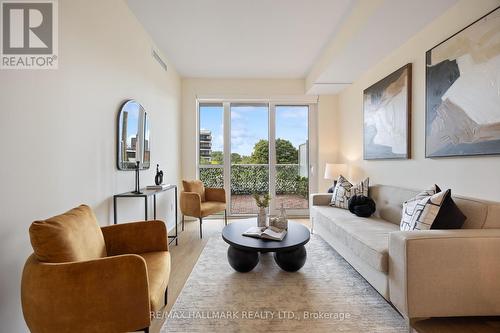 409 - 10 Deerlick Court, Toronto (Parkwoods-Donalda), ON - Indoor Photo Showing Living Room