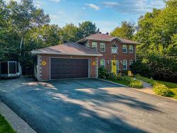 20 Perry Court  Fall River, NS B2T 1A4