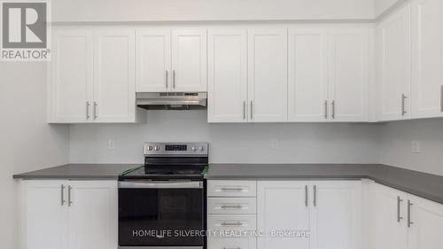 940 Sobeski Avenue, Woodstock, ON - Indoor Photo Showing Kitchen