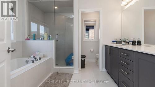 940 Sobeski Avenue, Woodstock, ON - Indoor Photo Showing Bathroom