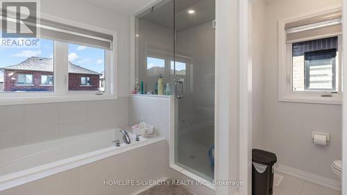 940 Sobeski Avenue, Woodstock, ON - Indoor Photo Showing Bathroom