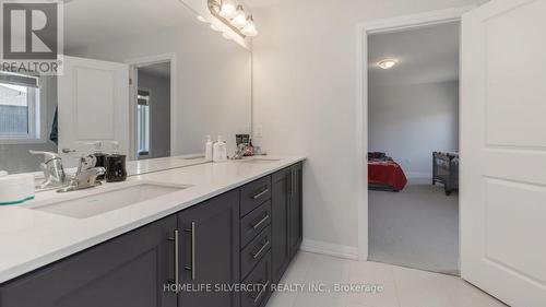 940 Sobeski Avenue, Woodstock, ON - Indoor Photo Showing Bathroom