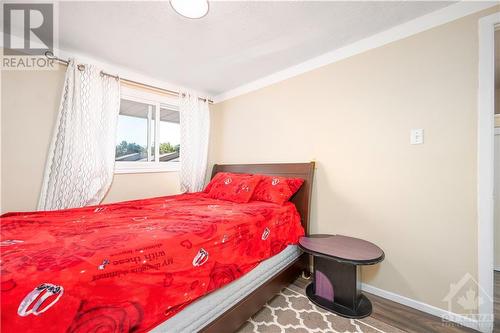 2570 Southvale Crescent, Ottawa, ON - Indoor Photo Showing Bedroom