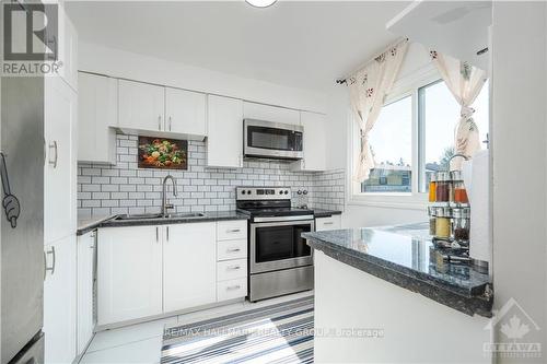 2570 Southvale Crescent, Ottawa, ON - Indoor Photo Showing Kitchen With Double Sink With Upgraded Kitchen