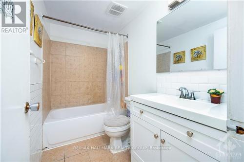 2570 Southvale Crescent, Ottawa, ON - Indoor Photo Showing Bathroom