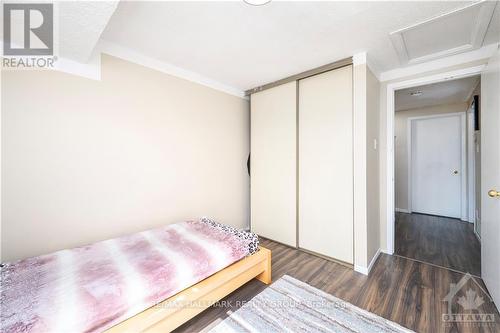 2570 Southvale Crescent, Ottawa, ON - Indoor Photo Showing Bedroom