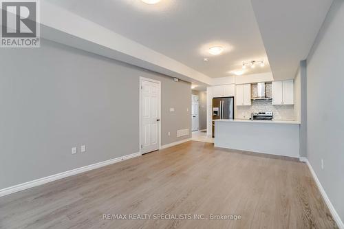 60 - 120 Wheat Lane, Kitchener, ON - Indoor Photo Showing Kitchen