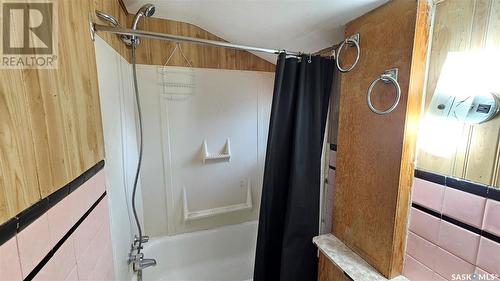 2470 Proton Avenue, Gull Lake, SK - Indoor Photo Showing Bathroom