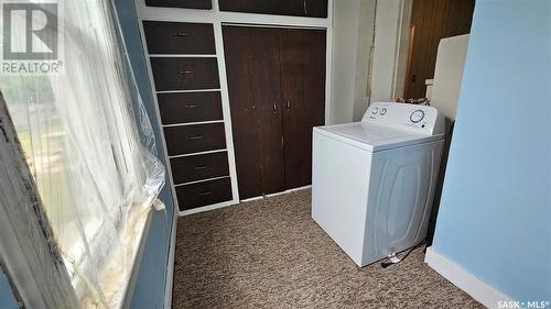 2470 Proton Avenue, Gull Lake, SK - Indoor Photo Showing Laundry Room