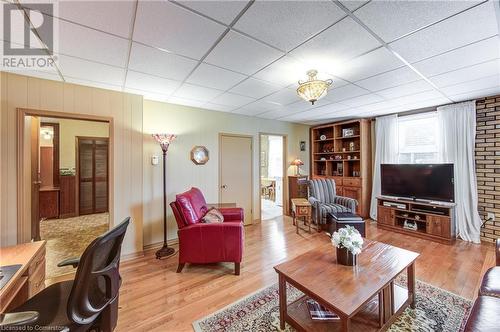 842985 Road 84, Kintore, ON - Indoor Photo Showing Living Room