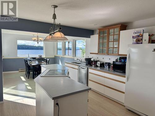 54665 Jardine Road, Cluculz Lake, BC - Indoor Photo Showing Kitchen